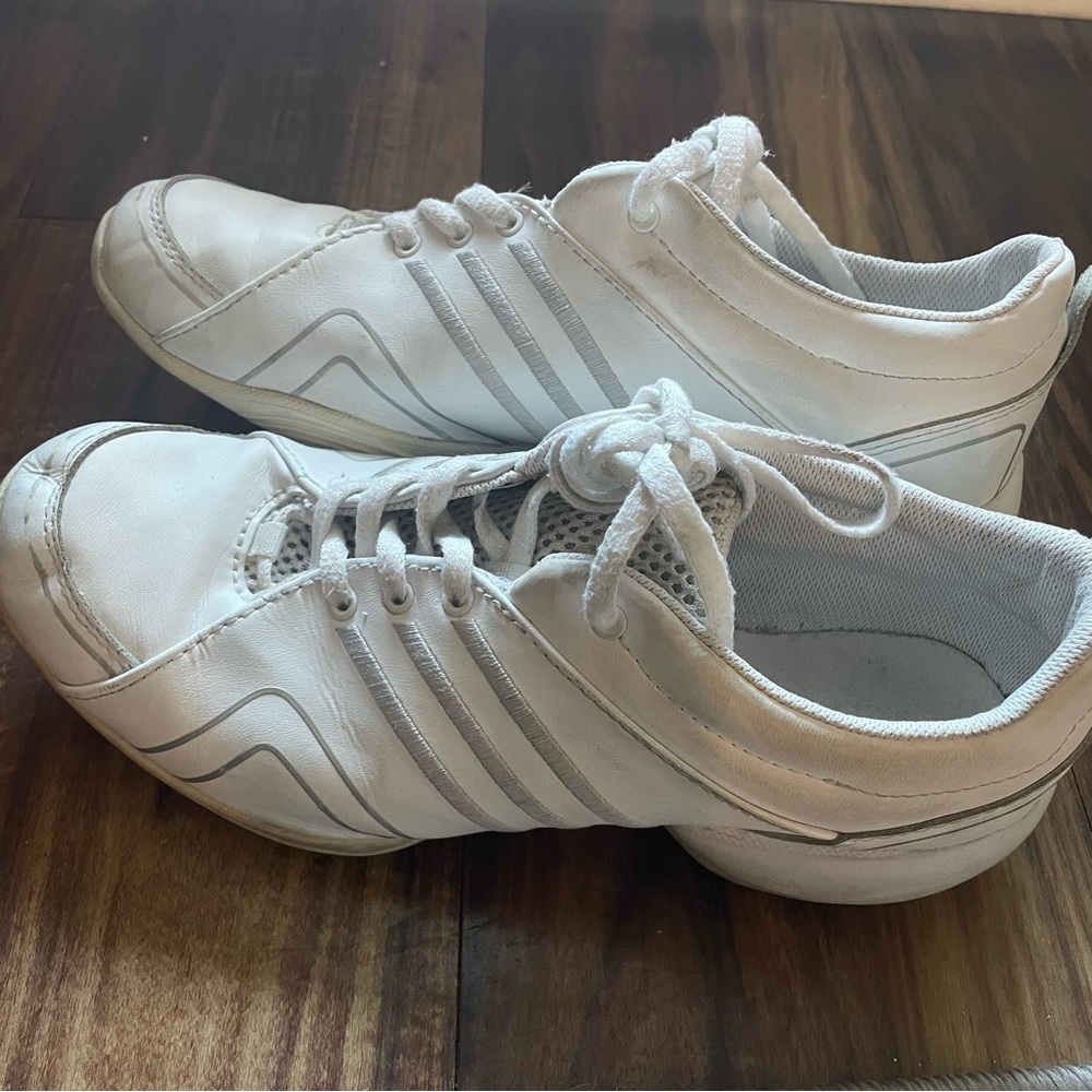 ADIDAS CHEER SHOES